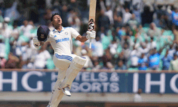  ജയ്സ്വാളിന് രണ്ടാം ഇരട്ട സെഞ്ച്വറി; ഇംഗ്ലണ്ടിന് ലക്ഷ്യം 557