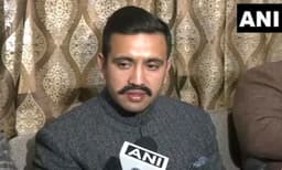 ഹിമാചലില്‍ പ്രതിസന്ധി രൂക്ഷം; വിക്രമാദിത്യ സിംഗ് മന്ത്രിസ്ഥാനം രാജിവച്ചു; 15 ബിജെപി എംഎല്‍എമാരെ പുറത്താക്കി സ്പീക്കര്‍