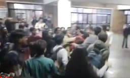 യൂണിയന്‍ തിരഞ്ഞെടുപ്പ്: ജെഎന്‍യുവില്‍ എബിവിപി- ഇടതു വിദ്യാര്‍ത്ഥി സംഘര്‍ഷം