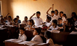 

മദ്യപിച്ച് ബോധമില്ലാതെ സ്‌കൂളിലെത്തി വിദ്യാര്‍ത്ഥികള്‍ക്ക് അവധി പ്രഖ്യപിച്ച് അധ്യാപകന്‍: കെട്ടിയിട്ട് പോലീസ് സ്‌റ്റേഷനിലെത്തിച്ച് നാട്ടുകാര്‍
