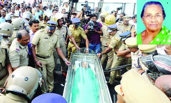 കോണ്‍ഗ്രസ് നേതാക്കള്‍ക്ക് ഇടക്കാല ജാമ്യം; ചുമത്തിയത് ജാമ്യമില്ലാ വകുപ്പുകള്‍