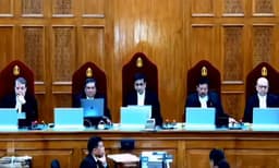 ഇലക്ടറല്‍ ബോണ്ട്: വിശദാംശങ്ങള്‍ നാളെ നല്‍കണം, എസ്ബിഐയുടെ ഹര്‍ജി സുപ്രീം  കോടതി തള്ളി