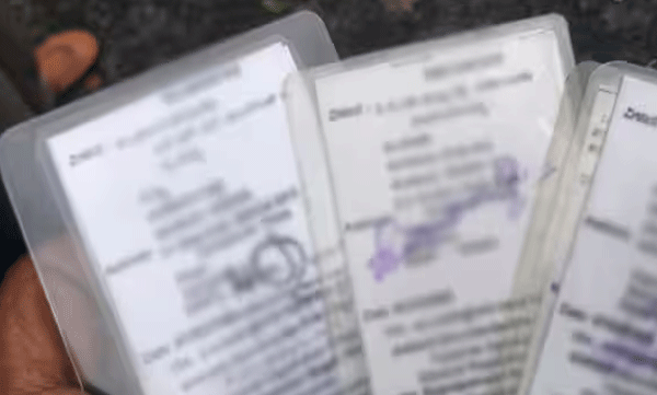 ബേപ്പൂരില്‍ ഒരാള്‍ക്ക് മൂന്ന് വോട്ടര്‍ ഐഡി കാര്‍ഡ് ; തെരഞ്ഞെടുപ്പ് ഉദ്യോഗസ്ഥര്‍ക്ക് സസ്പെൻഷൻ