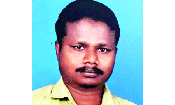 വില്ലേജ് ഓഫീസര്‍ ജീവനൊടുക്കിയതിന് പിന്നില്‍ സിപിഎം നേതാക്കളുടെ ഭീഷണി ; മണ്ണുകടത്തുകാര്‍ക്ക് വേണ്ടി രാവിലെ വന്ന ഫോണ്‍കോളുകളാണ് പെട്ടെന്നുള്ള കാരണമെന്ന് ബന്ധുക്കള്‍