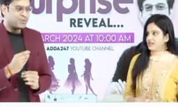 കുട്ടികള്‍ക്ക് ക്ലാസ് എടുക്കുന്നതിനിടയില്‍ ടീച്ചറിനോട് വിവാഹാഭ്യര്‍ത്ഥന നടത്തി അധ്യാപകന്‍ :രസകരമായ വീഡിയോ വൈറല്‍ 
