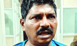 മയക്കുമരുന്നുമായി പിടിച്ചു, എക്‌സൈസ് ലോക്കപ്പില്‍ പ്രതി തൂങ്ങിമരിച്ച നിലയില്‍ ; ദുരൂഹത ആരോപിച്ച് കുടുംബം, ഉദ്യോഗസ്ഥരെ അന്വേഷണവിധേയമായി സസ്‌പെന്‍ഡ് ചെയ്തു