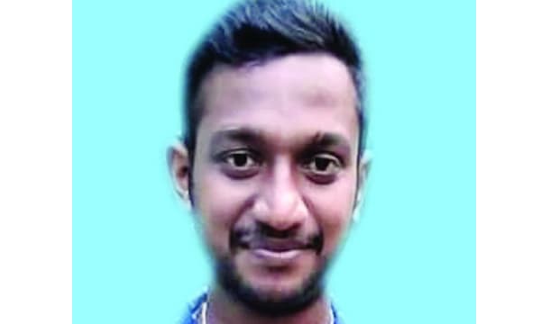 വിഴിഞ്ഞം തുറമുഖ നിര്‍മ്മാണത്തിനു കരിങ്കല്ലുമായി പോയ ടിപ്പര്‍ കുഴിയില്‍ വീഴാതിരിക്കാന്‍ വെട്ടിച്ചു; ലോറിയില്‍ നിന്നും തെറിച്ച കല്ല് തലയില്‍ വീണു മെഡിക്കല്‍ വിദ്യാര്‍ത്ഥിക്ക് ദാരുണാന്ത്യം