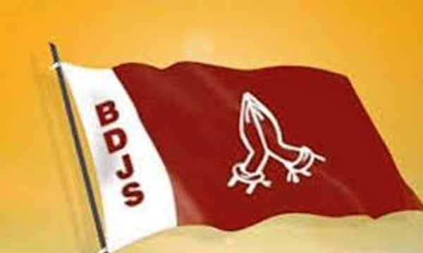 കോട്ടയത്ത് ഈഴവ വോട്ട് തുഷാറിന് മറിയുമെന്ന് ആശങ്ക ; ബി.ഡി.ജെ.എസിലേക്ക് ഒഴുക്ക് തടയാന്‍ ഇടതിന്റെ വനിതാ സ്‌ക്വാഡ്