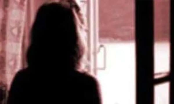 കൂട്ട ബലാത്സംഗത്തിനിരിയായ പെണ്‍കുട്ടിയെ പന്ത്രണ്ടാം ക്ലാസ് പരിക്ഷയെഴുതാന്‍ അനുവദിച്ചില്ല; രാജസ്ഥാനില്‍ സ്‌കൂള്‍ അധികൃതര്‍ക്കെതിരെ പരാതി