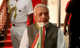  ഗവര്‍ണര്‍ ആരിഫ് മുഹമ്മദ് ഖാൻ പരിഗണനയിലിരുന്ന മുഴുവൻ ബില്ലുകളിലും ഒപ്പിട്ടു