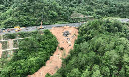 ചൈനയിൽ കനത്ത മഴയിൽ ഹൈവേ തകർന്ന് അപകടം; 36 പേര്‍ മരിച്ചു,  നിരവധിപേര്‍ക്ക് പരിക്ക്