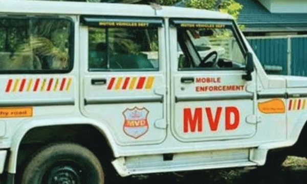 അങ്കമാലിയിൽ മോട്ടോർ വെഹിക്കിൾ ഇൻസ്പെക്ടർക്കെതിരെ പീഡന പരാതി