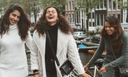 കനാല്‍, സൈക്ലിങ്, സഹോദരി ഇതാണ് എന്റെ ആംസ്റ്റര്‍ഡാം; യാത്രാചിത്രങ്ങള്‍ പങ്കുവെച്ച് തപ്‌സി
