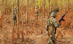  12 മാവോയിസ്റ്റ് പ്രവർത്തകർ സുരക്ഷാ ഉദ്യോഗസ്ഥരുമായുള്ള ഏറ്റുമുട്ടലിൽ കൊല്ലപ്പെട്ടു