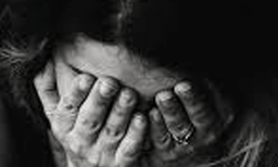 വീട്ടുപേര് 'സ്‌നേഹതീരം' നവവധുവിന് ക്രൂരമര്‍ദനം! വിവാഹത്തിന്റെ 6-ാംനാള്‍ സ്ത്രീധനപീഡനം ; അടുക്കളകാണലിന് പലഹാരവും സമ്മാനവുമായി വന്നവര്‍ കണ്ടത് ദേഹമാസകലം പരിക്കേറ്റ യുവതിയെ