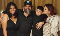 കുടുംബത്തിനൊപ്പമുളള ചിത്രവുമായി സൗബിന് ഷാഹിര്; ‘കുട്ടേട്ടാ’ എന്ന് വിളിച്ച് ആരാധകര്