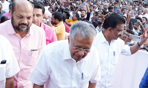 ധനവകുപ്പ് പൊതുഭരണ വകുപ്പിന് കീഴിലാക്കുന്നത് പരിഗണനയില്‍ ; തീരുമാനം മുഖ്യമന്ത്രിയുടെ വിരല്‍ത്തുമ്പില്‍   
