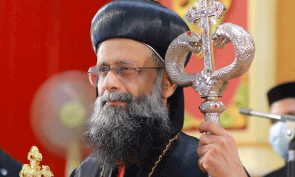 ക്‌നാനായ ആര്‍ച്ച് ബിഷപ്പ് കുര്യക്കോസ് മോര്‍ സേവേറിയോസിനെ പരിശുദ്ധ പാത്രിയര്‍ക്കീസ് ബാവ സസ്‌പെന്‍ഡ് ചെയ്തു