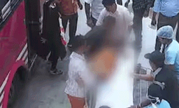 സര്‍വീസിനിടയില്‍ സേവനവും നടത്തി കയ്യടി നേടി പ്രൈവറ്റ് ബസ് തൊഴിലാളികള്‍ ; അപകടത്തില്‍പെട്ട് പരിക്കേറ്റ് വഴിയില്‍ കിടന്നവരെ ആശുപത്രിയില്‍ എത്തിച്ചു, കിട്ടിയ ഉപഹാരവും നല്‍കി