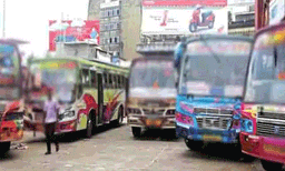 സ്വകാര്യ ബസിൽ യുവതിയെക്കൊണ്ട്ഛര്‍ദി തുടപ്പിച്ചു ; കോട്ടയത്തെ ബസ് ജീവനക്കാർക്കെതിരെ നടപടി വേണമെന്ന് മനുഷ്യാവകാശ കമ്മീഷന്‍


 
