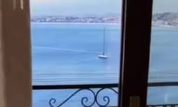 എന്ത് വിധിയിത്! കടല്‍ കാണാന്‍ കഴിയുന്ന മുറി ബുക്ക് ചെയ്തു, പക്ഷേ സംഭവിച്ചത്.., അനുഭവം പങ്കുവച്ചത് യുവതി 
