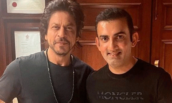 അടുത്ത പത്തുവര്‍ഷത്തേക്ക് നൈറ്റ് റൈഡേഴ്‌സ് വിട്ടുപോകരുത്...; ഗംഭീറിന് ബ്‌ളാങ്ക് ചെക്ക് എഴുതിക്കൊടുത്ത് ഷാരൂഖ്