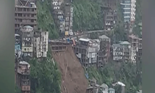 റെമാല്‍ ചുഴലിക്കാറ്റിലും കനത്ത മഴയും മണ്ണിടിച്ചിലും ; മിസോറമില്‍ 15 പേര്‍ മരണമടഞ്ഞു