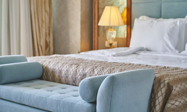 അവധി ആഘോഷം കഴിഞ്ഞെത്തിയപ്പോള്‍ വൈറസ് ബാധ: ഹോട്ടലുകളില്‍ റൂമെടുക്കുന്നവര്‍ ശ്രദ്ധിക്കണമെന്ന് ദമ്പതികള്‍ 
