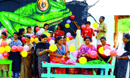 വേനലവധിക്ക് ശേഷം കുരുന്നുകള്‍ സ്‌കൂളിലേക്ക് ; മൂന്ന് ലക്ഷത്തോളം നവാഗതര്‍ക്ക് പ്രവേശനോത്സവം