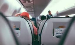 
ശരീരം ദുര്‍ഗന്ധം എന്ന് ആരോപണം: എട്ട് കറുത്ത വര്‍ഗക്കാരെ വിമാനത്തില്‍ നിന്ന് ഇറക്കിവിട്ടു, എയര്‍ലൈന്‍സിനെതിരെ കേസ് 