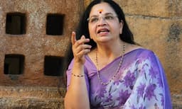 സ്വരം കൊണ്ട് പണിത ഈ വീട് ഇതാ നിലംപതിച്ചിരിക്കുന്നു; വേദനയോടെ ഭാഗ്യലക്ഷ്മി
