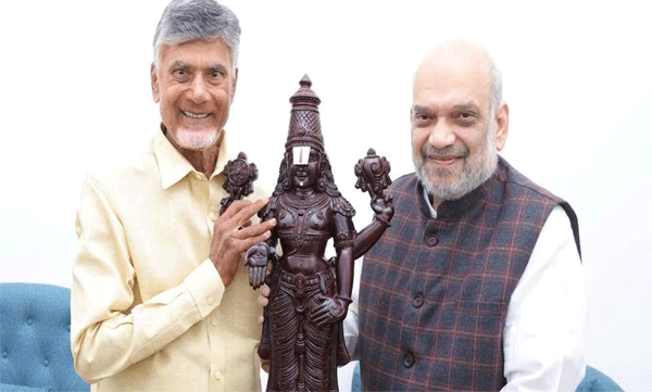 ആന്ധ്രയിൽ ജഗൻ യുഗത്തിന് അന്ത്യം;  ചന്ദ്രബാബു നായിഡന്റെ നേതൃത്വത്തിൽ എൻഡിഎ അധികാരത്തിലേക്ക്

