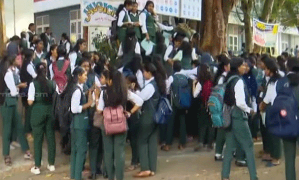 മലപ്പുറത്ത് പ്ലസ് വൺ സീറ്റ് പ്രവേശനം പ്രതിസന്ധിയില്‍ 