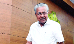 മാത്യൂ കുഴല്‍നാടന്റെ ഹര്‍ജിയില്‍ മുഖ്യമന്ത്രിക്കും മകള്‍ക്കും ഹൈക്കോടതിയുടെ നോട്ടീസ്