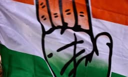 നീറ്റ് പരീക്ഷാവിവാദം: കേന്ദ്രസര്‍ക്കാരിനെതിരേ ഡല്‍ഹിയില്‍ വന്‍ പ്രതിഷേധം ; കോണ്‍ഗ്രസ് മാര്‍ച്ചില്‍ സംഘര്‍ഷം