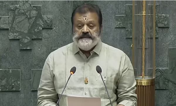 ‘കൃഷ്ണാ ഗുരുവായൂരപ്പാ... ’ പ്രാര്ത്ഥനയോടെ മലയാളത്തില് സത്യപ്രതിജ്ഞ ചെയ്ത് സുരേഷ്ഗോപി