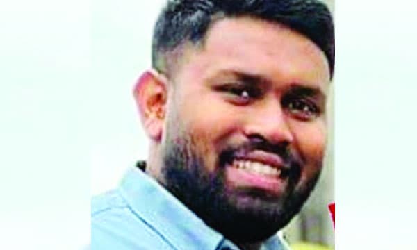 വ്യാജ ബോംബ് ഭീഷണി മുഴക്കിയശേഷം അതേ വിമാനത്തില് കയറാനെത്തിയ യുവാവ് പിടിയില് ; വിമാനത്തില് സുരക്ഷാ പരിശോധന നടത്തി ,ലണ്ടനിലേക്ക് പോകേണ്ടിയിരുന്ന വിമാനം