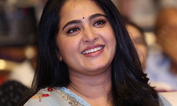 ചിരിക്കാന് തുടങ്ങിയാല് നിര്ത്താന് പറ്റില്ല, അപൂര്വ്വ രോഗത്തെക്കുറിച്ച് അനുഷ്ക ഷെട്ടി