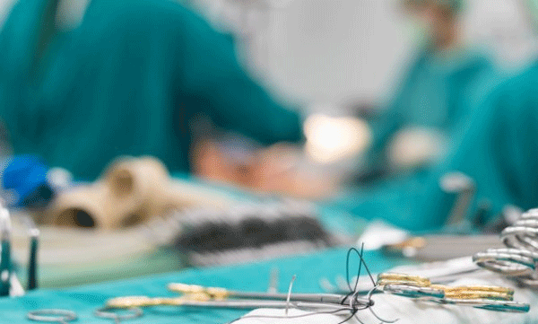 കാലിൽ പരിക്കേറ്റ ആൺകുട്ടിയെ സുന്നത്ത് ചെയ്തു: ഡോക്ടർക്കെതിരെ കുടുംബം പരാതി നല്‍കി
