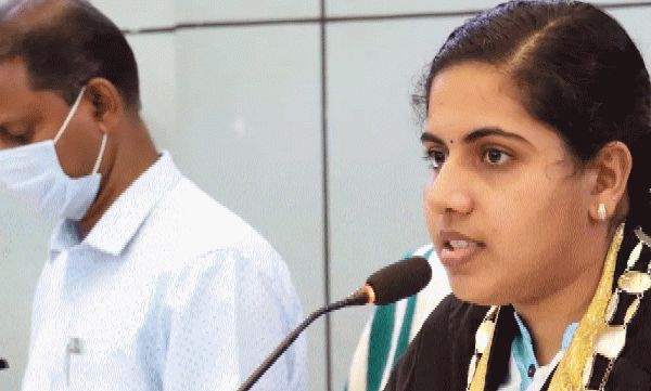  മേയർ ആര്യ രാജേന്ദ്രന് തെറ്റ് തിരുത്താൻ പാർട്ടി ഒരു അവസരം കൂടി നൽകും