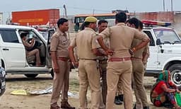 ഹത്രാസ് ദുരന്തം: 80,000 പേര്‍ക്കുള്ള വേദിയില്‍ എത്തിയത് 2.50 ലക്ഷം പേര്‍ ; തലേദിവസത്തെ മഴ വയലില്‍ വഴുക്കലുണ്ടാക്കി 