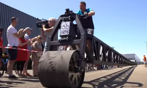 180 അടി 11 ഇഞ്ച് നീളം: ലോകത്തിലെ ഏറ്റവും വലിയ സൈക്കിള്‍ നിര്‍മ്മിച്ച് ഡച്ചുകാര്‍ 
