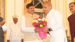 15 മിനിറ്റിനിടെ മന്ത്രിയായി രണ്ടു സത്യപ്രതിജ്ഞ ; കോണ്‍ഗ്രസില്‍ നില്‍ക്കേ ബിജെപി മന്ത്രിയായ റാവത്ത് വീണ്ടു എല്ലാം തെറ്റിച്ചു