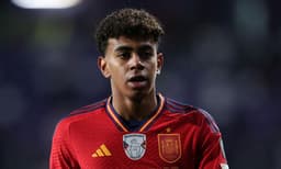 ലാമിന്‍ യമാലിനെ 90 മിനിറ്റും കളിപ്പിച്ചത് കുഴപ്പമാകുമോ? ജര്‍മ്മനിയിലെ ഈ തൊഴില്‍നിയമമാണ് കുഴപ്പമുണ്ടാക്കുന്നത്