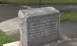 എന്നാലും ഇതെങ്ങനെ? നടപ്പാതയ്ക്ക് നടവിലൊരു ശവകുടീരം, എന്നാല്‍ അതിന്റെ പിന്നിലൊരു കഥയുണ്ട്
