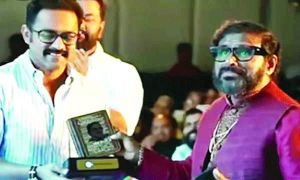 എം.ടി. കഥകളുടെ ആന്തോളജി സിനിമ: രമേഷ്‌ നാരായണിന്റെ 'അപശ്രുതിക്ക്‌' ആസിഫിന്റെ 'പുഞ്ചിരിമല്‍ഹാര്‍' ; രമേഷ്‌ നാരായണ്‍ അപമാനിച്ചെന്നു സാമൂഹിക മാധ്യമത്തില്‍ പ്രചാരണം ; 