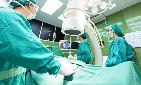 
നീണ്ട 8 വര്‍ഷമായി വയറുവേദന; 63 വയസ്സുള്ള രോഗിയില്‍ നിന്ന് പുറത്തെടുത്തത് ' തണ്ണിമത്തന്‍ ട്യൂമര്‍' 