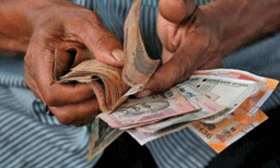 900 കോടി രൂപ അനുവദിച്ചു; ഒരു മാസത്തെ ക്ഷേമ പെന്‍ഷന്‍ 29 മുതല്‍ വിതരണം ചെയ്യും 
