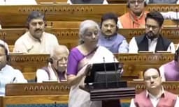 നഗരങ്ങളില്‍ ഒരു കോടി ഭവനങ്ങള്‍ നിര്‍മ്മിക്കും ; പാര്‍പ്പിട പദ്ധതിക്കായി 10 ലക്ഷം കോടി