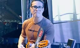 
വേദിയിലേക്ക് നനഞ്ഞെത്തിയ ആരാധകനെ കെട്ടിപ്പിടിച്ചു: ഷോക്കേറ്റ് ബ്രസീലിയന്‍ ഗായകന് ദാരുണാന്ത്യം 

